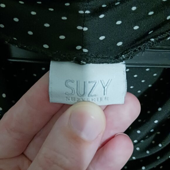 Suzy Shier Polka Dot Short Sleeve Cowl Neck Top Women's Size S/M - Picture 3 of 3